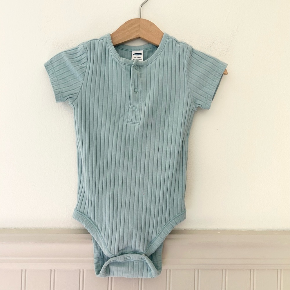 Old Navy 12-18 Months Ribbed Short-Sleeve One-Piece in Light Blue Bodysuit